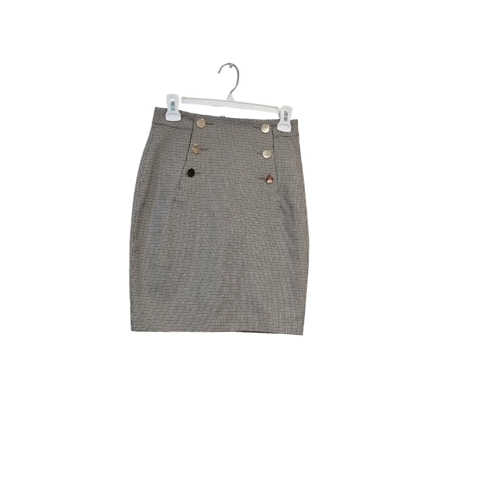 H&M Gray Knee-Length Pencil Skirt Work (New)